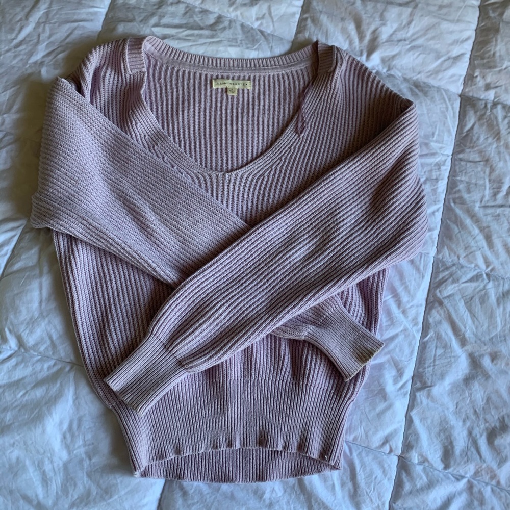 Lilac v neck sweater